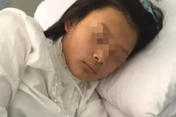 13歲女生校外抽煙喝酒遭老師毆打，家人:想索要紅包(1)