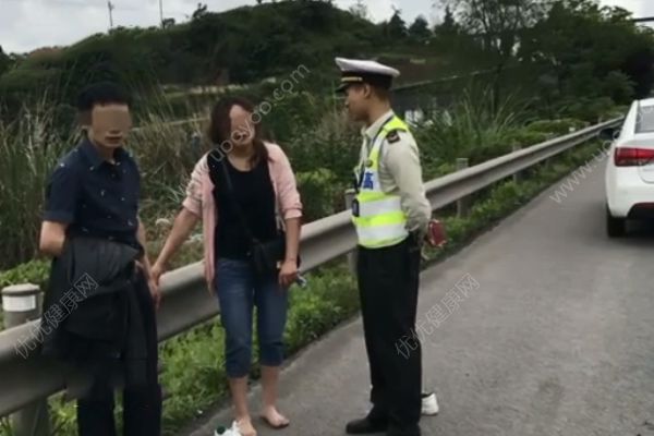 離婚路上丈夫欲同歸于盡！妻子高速跳車逃生！(1)