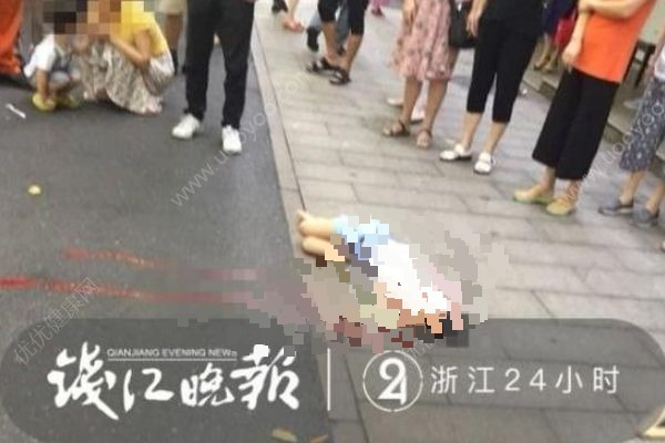 杭州一小女孩從4樓墜下，媽媽抱著弟弟沖下來(2)