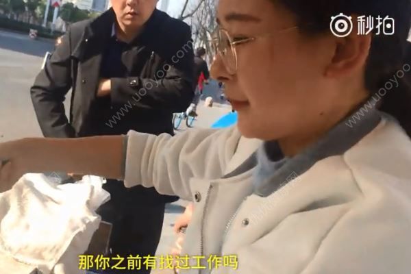 讀大專不如賣韭菜盒子，父親帶19歲女兒棄學(xué)擺攤(3)