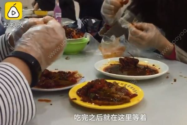 高校食堂推出麻辣小龍蝦夜宵，還有烤生蠔、烤扇貝、缽缽雞(4)