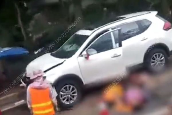 南寧一無牌車撞倒多名綠化工人致2死8傷，司機(jī)涉嫌疲勞駕駛(3)