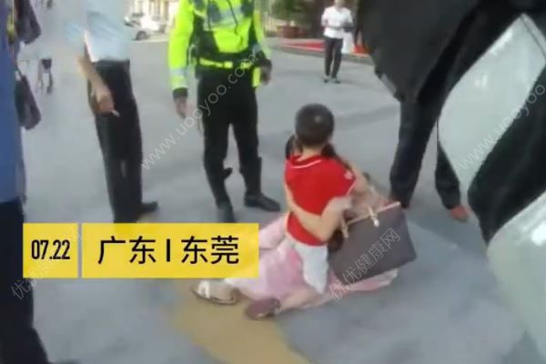 女子為教育兒子請(qǐng)人扮人販子嚇唬，結(jié)果兒子真丟了(1)