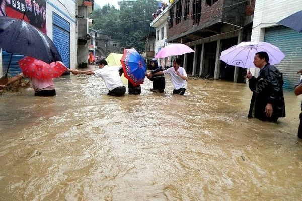 四川屏山暴雨引發(fā)洪災，失聯(lián)人數(shù)上升至6人(4)