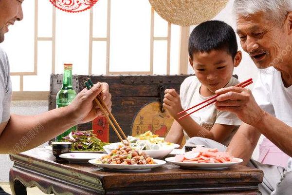 馬上過(guò)年一大波聚會(huì)來(lái)襲 這些事情你最好牢記(3)