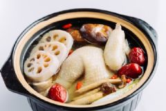 秋季吃什么食物預(yù)防感冒？秋季預(yù)防感冒的食療方有哪些？[圖]