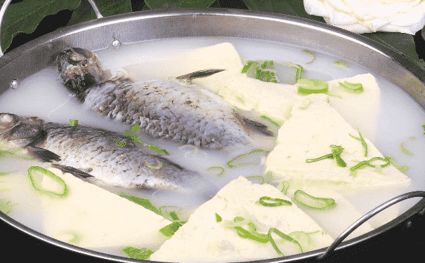 鯽魚湯怎么做美味又營養(yǎng)？喝鯽魚湯有哪些禁忌？(1)