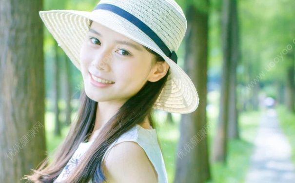 18歲胸小還會發(fā)育嗎？18歲女生胸小要怎么變大？(1)