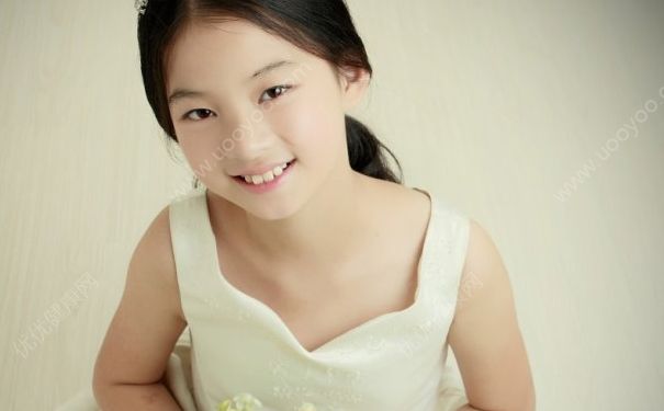 10歲女孩胸部不發(fā)育怎么回事？10歲女生乳房不發(fā)育怎么辦？(1)