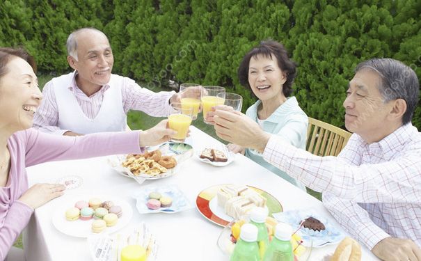 老年人飲食要注意哪些？老年計劃飲食怎么做？(1)