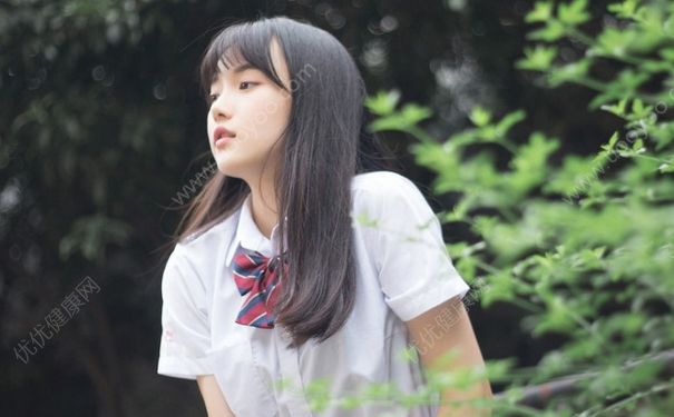 16歲女生胸部一大一小正常嗎？16歲乳房一大一小怎么辦？(4)