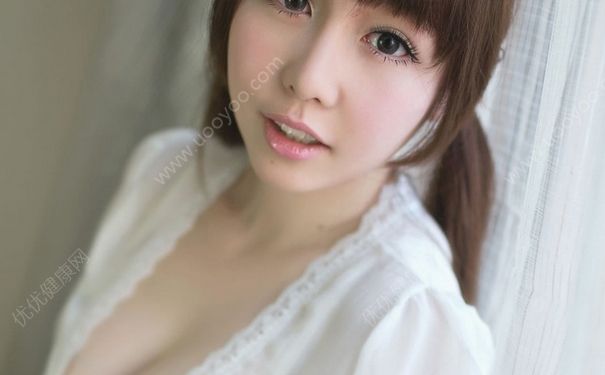 16歲女孩肩膀一高一低怎么辦？16歲女生肩膀不對稱是為什么？(2)