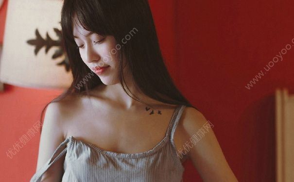 女生乳房里面硬硬的怎么回事？青春期胸部是硬的怎么辦？(3)