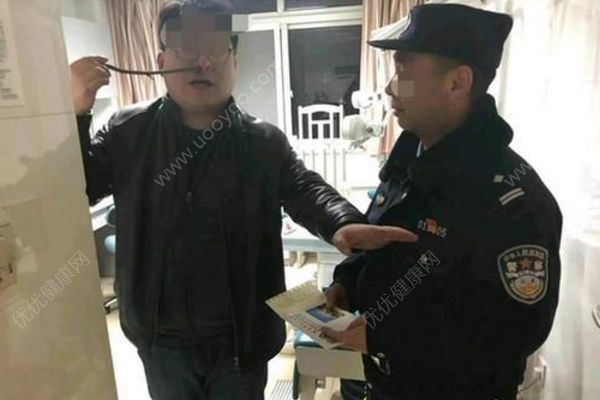 男子被樹枝戳穿鼻孔，差點就插穿了大腦(1)