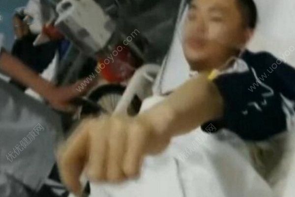 14歲少年左肢無力突發(fā)腦梗，醫(yī)生說因長期喝飲料(1)