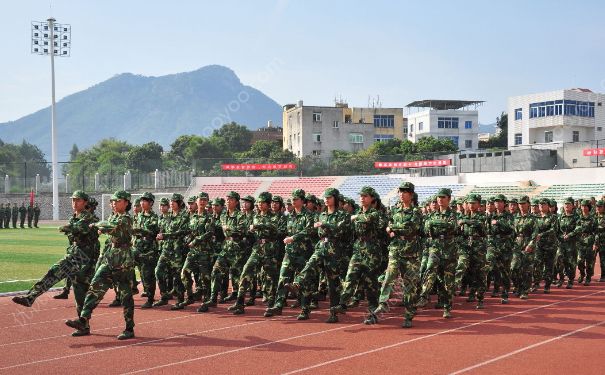 不想軍訓(xùn)怎么辦？軍訓(xùn)不想去該怎么做？(2)