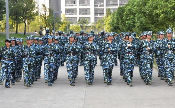 軍訓能減肥嗎？軍訓可以瘦嗎？(1)