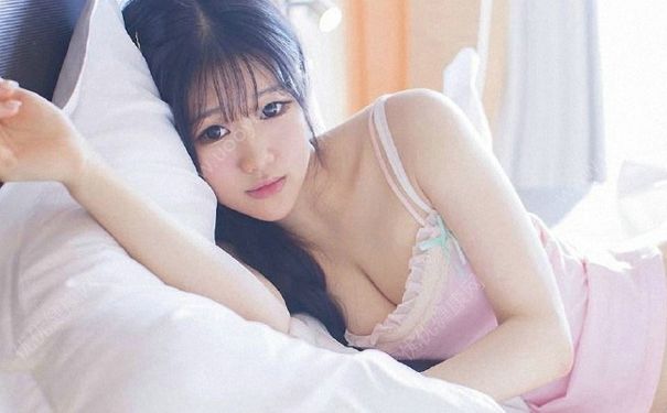 14歲女孩乳頭上有白點(diǎn) 14歲女生乳頭上有白色分泌物正常嗎？(2)