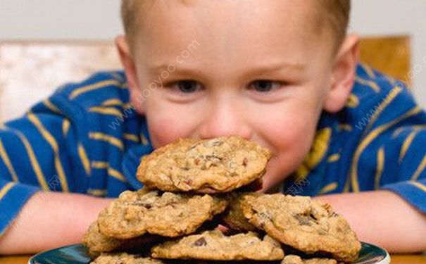 孩子喜歡吃零食怎么辦？孩子吃零食不吃飯?jiān)趺崔k？(1)