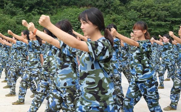 大學(xué)軍訓(xùn)可以做指甲嗎？軍訓(xùn)能做指甲嗎？(3)