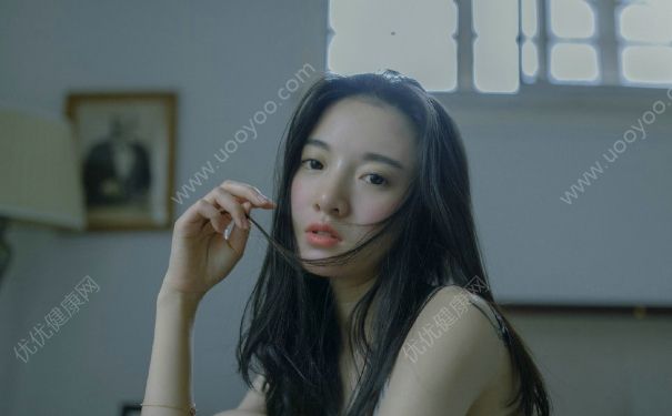 胸小自卑怎么辦？女生胸小很自卑怎么辦？(4)