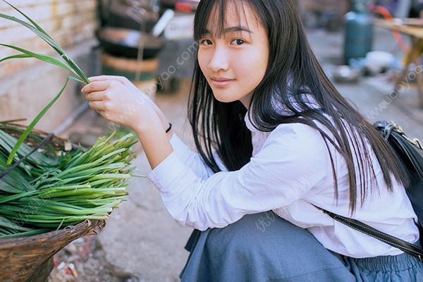 初一女生喜歡初一男生怎么辦？初一女生有喜歡的男生正常嗎？(4)