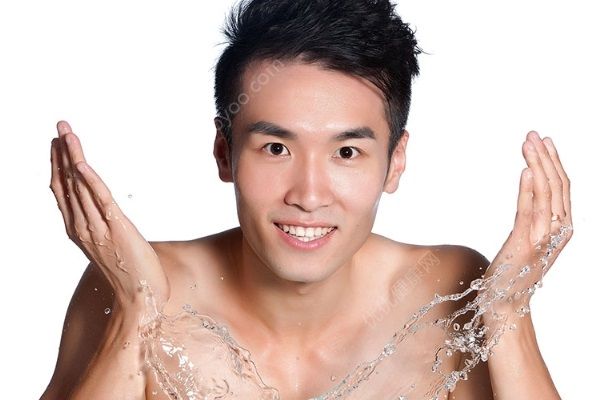 高中男生可以用護(hù)膚品嗎？高中男生如何護(hù)膚？(3)