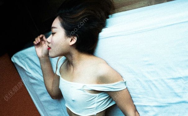 15歲女生胸很平還會發(fā)育嗎？15歲女生胸很平怎么辦？(2)