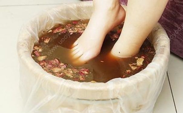 花椒泡腳能祛體內(nèi)濕氣嗎？花椒泡腳有什么好處？(1)