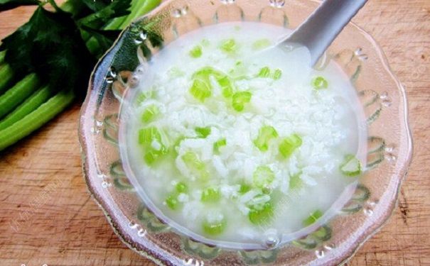 芹菜怎么吃有營養(yǎng)？怎么吃芹菜營養(yǎng)價值高？(1)