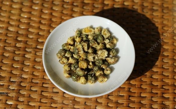 菊花茶能降血壓?jiǎn)?？菊花茶能降血脂嗎?1)