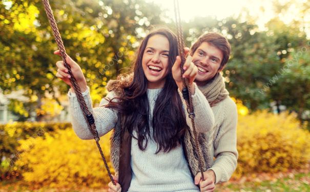 男人怎樣才能獲得女人的好感？博取女人的芳心該怎么做？(1)