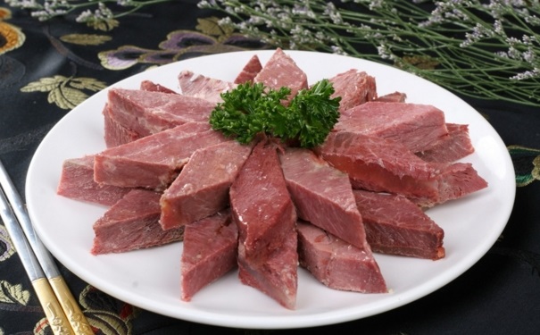 讓牛肉變嫩的妙招有哪些？如何烹飪牛肉肉質(zhì)鮮嫩可口？(1)