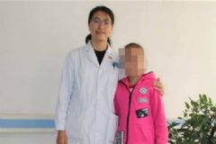 11歲女孩愛(ài)吃辣條患罕見(jiàn)病，體重暴瘦20斤[多圖]