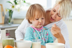 夏季給孩子吃什么蔬菜好？夏季孩子不宜吃哪些食物？[圖]