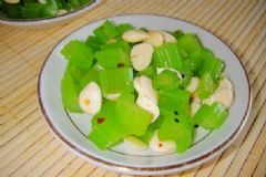 芹菜對(duì)胃好嗎？芹菜對(duì)胃病的作用？[多圖]