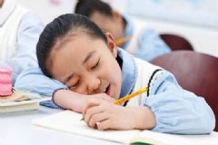 兒童睡眠不足的危害有哪些？兒童該怎樣保證計劃的睡眠？[圖]