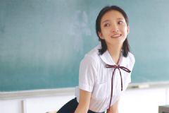 女生會(huì)長(zhǎng)喉結(jié)嗎？女生有喉結(jié)正常嗎？[多圖]