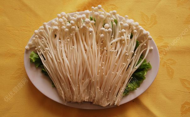 金針菇和芋頭能一起吃嗎？芋頭和金針菇能一起煮火鍋嗎？(3)