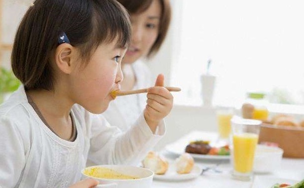 孩子不宜常吃哪些食物？哪些食物小孩不宜多吃？(1)