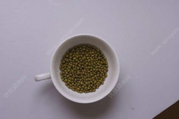 綠豆湯中可以加蜂蜜嗎？綠豆和蜂蜜能一起吃嗎？(4)