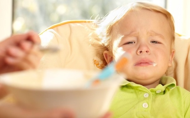 哪些錯誤做法讓孩子不愛吃飯？孩子不喜歡吃飯的原因有哪些？(1)