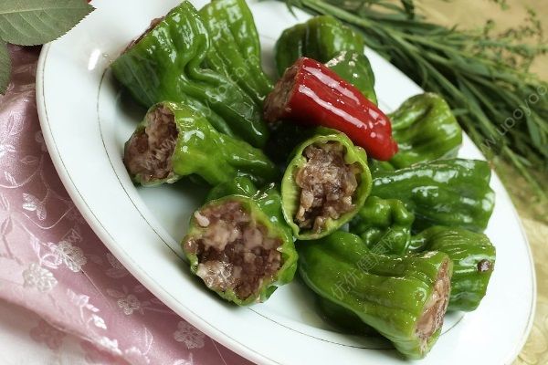 辣椒里面塞肉餡叫什么菜？辣椒里面塞肉餡怎么做？(1)