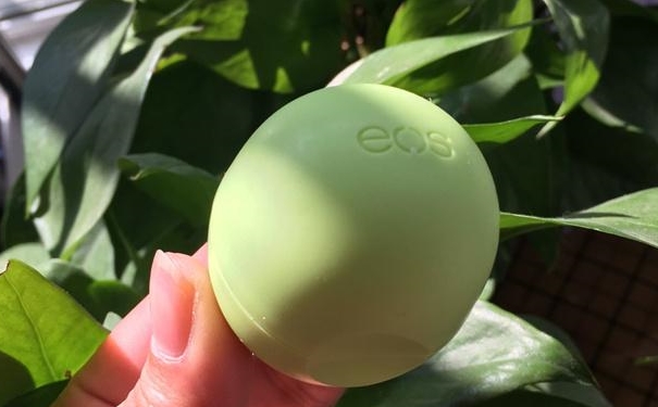 eos潤唇球多少錢？eos唇膏正版價(jià)格(1)