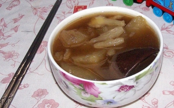 止咳潤肺要補充什么營養(yǎng)？緩解咳嗽的潤肺食物有哪些？(1)