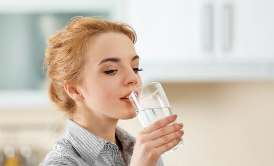 女人到中年如何保養(yǎng)自己的皮膚 中年女人皮膚特別護(hù)理要點(diǎn)