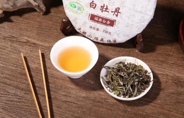 白牡丹茶屬于什么茶類？牡丹花蕊茶有什么功效和作用？